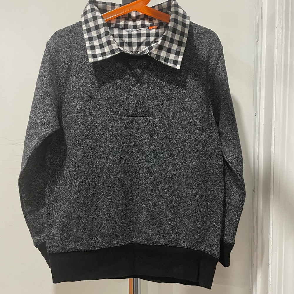 Children’s Place boys lightweight sweater. Tag is cut due to child sensitivity.